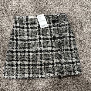 Stylish Black and White Plaid Skirt